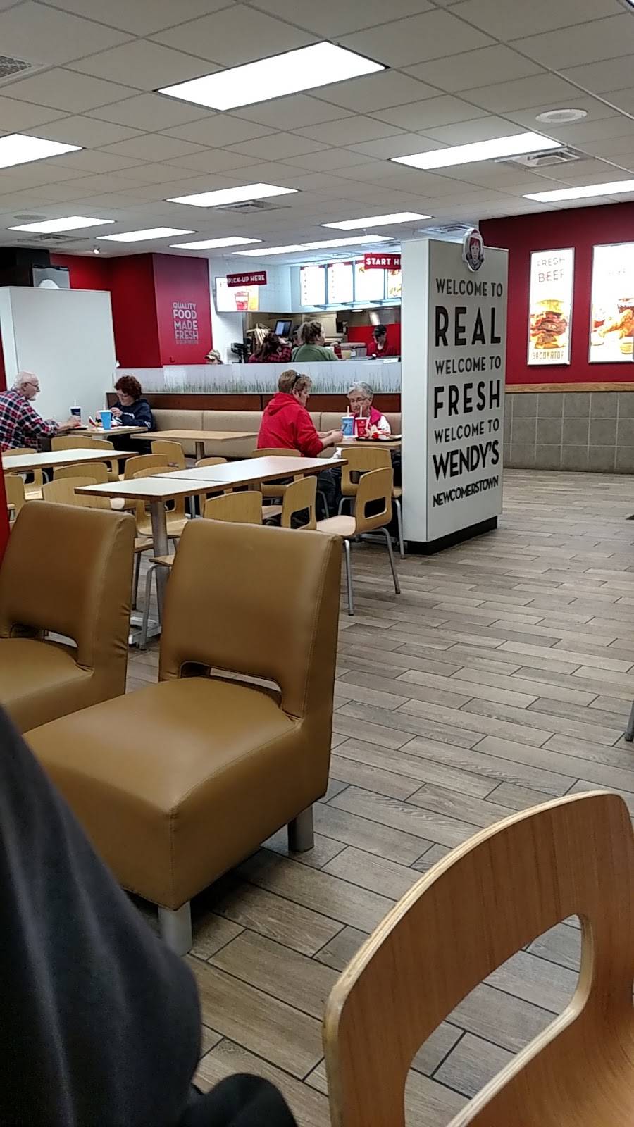 Wendys | restaurant | 110 Morris Crossing Ave, Newcomerstown, OH 43832, USA | 7404984327 OR +1 740-498-4327