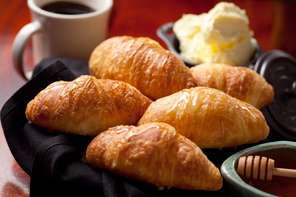 Charlestons Restaurant | restaurant | 7540 Dodge St, Omaha, NE 68114, USA | 4029910055 OR +1 402-991-0055