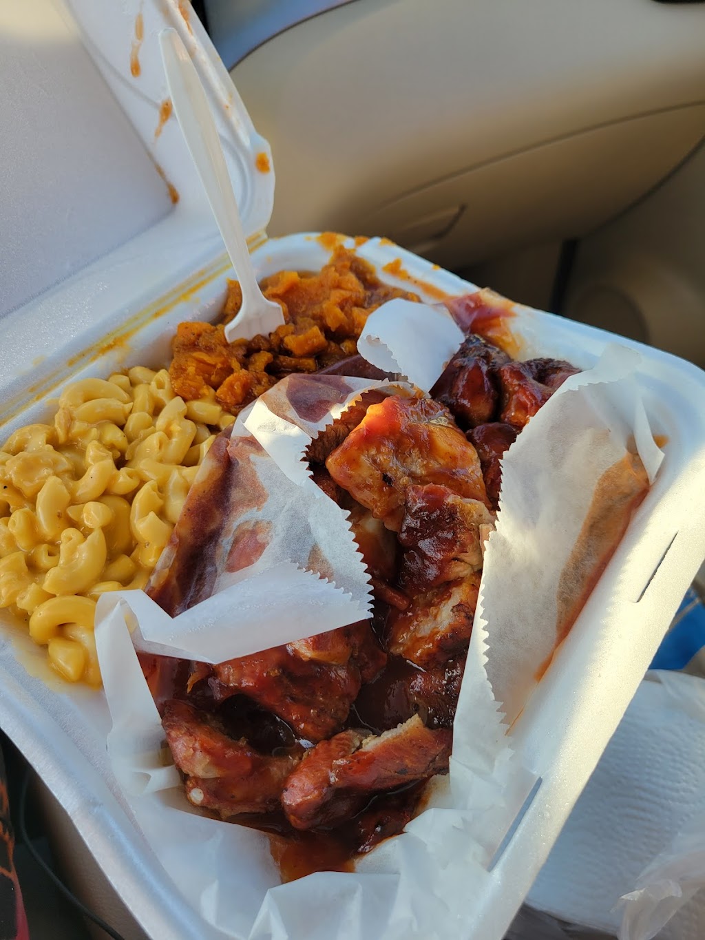 Mr. Cs Soul Food Restaurant | restaurant | 5646 Montgomery Rd, Cincinnati, OH 45212, USA | 5138823088 OR +1 513-882-3088