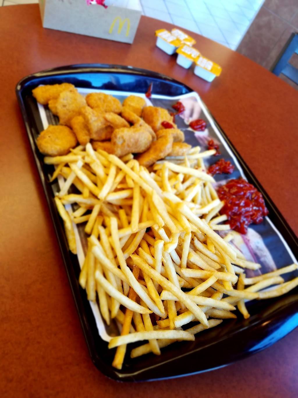 McDonalds | cafe | 2757 S, Virginia Ave, Collinsville, VA 24078, USA | 2766471947 OR +1 276-647-1947