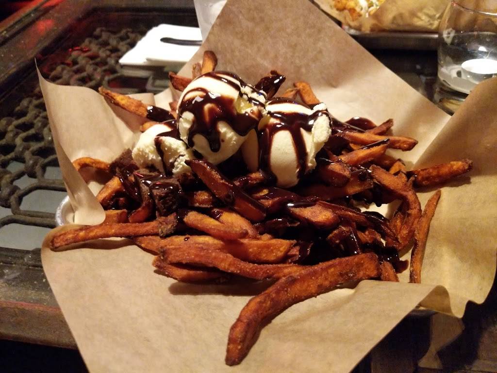 Fry Madness | restaurant | 555 S Spring St, Los Angeles, CA 90013, USA | 2137972847 OR +1 213-797-2847