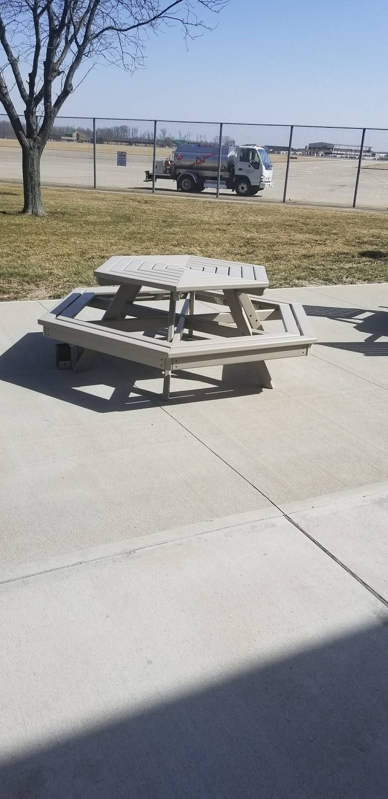 The Fly-IN Café HUF | restaurant | 581 S Airport St, Terre Haute, IN 47803, USA | 8122299992 OR +1 812-229-9992