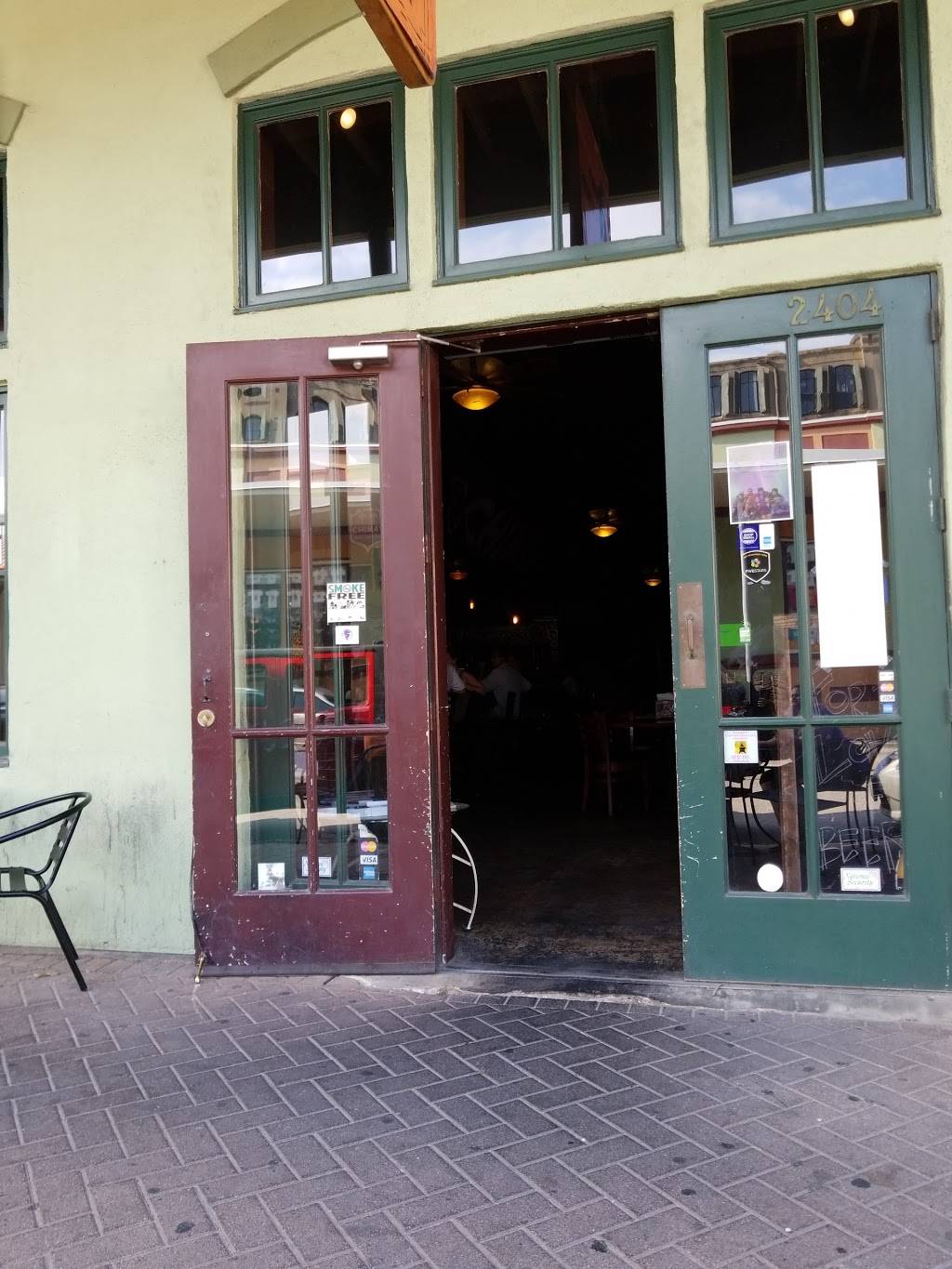 Brews Brothers | restaurant | 2404 Strand St, Galveston, TX 77550, USA | 4097632739 OR +1 409-763-2739