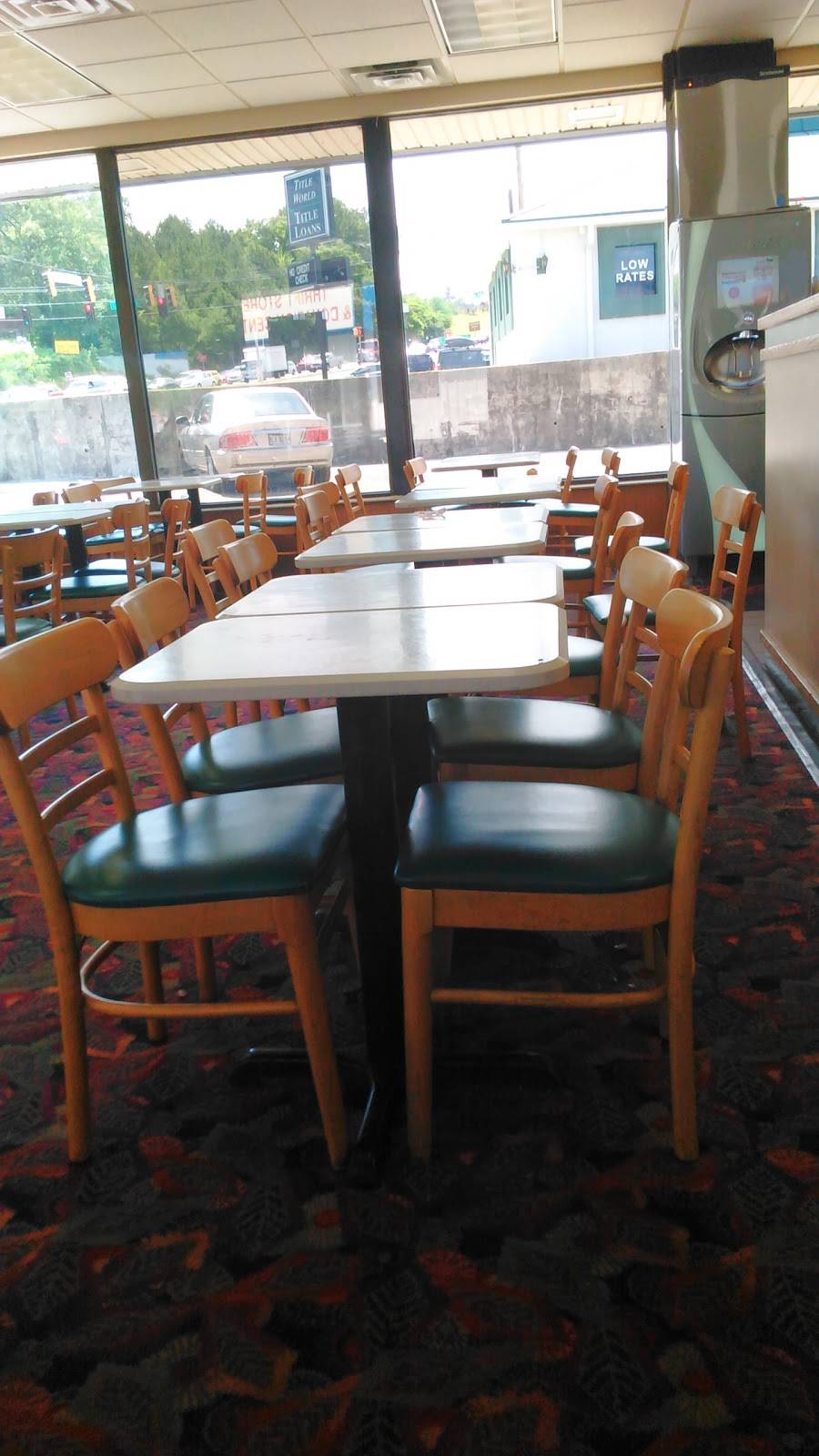 Wendys | restaurant | 401 Battlefield Pkwy, Fort Oglethorpe, GA 30742, USA | 7068614411 OR +1 706-861-4411