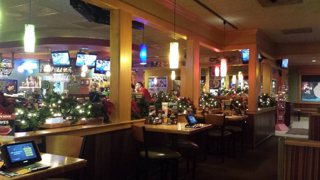 Applebees Grill + Bar | restaurant | 2303 WI-25 N, Menomonie, WI 54751, USA | 7152333036 OR +1 715-233-3036
