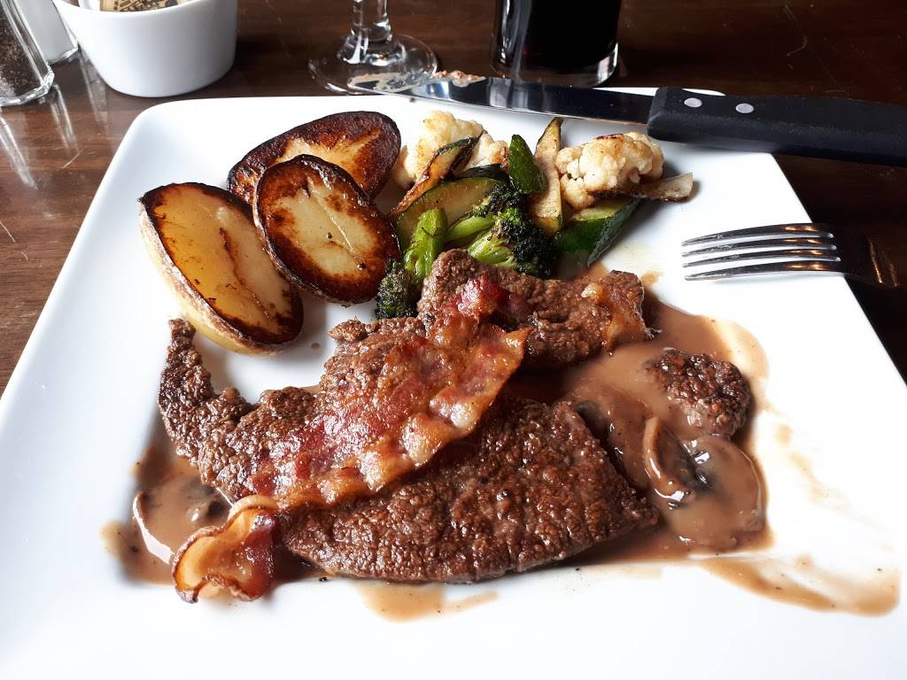 Pub LOurs Noir | restaurant | 4 Rue Saint Joseph, Warwick, QC J0A 1M0, Canada | 8193585108 OR +1 819-358-5108