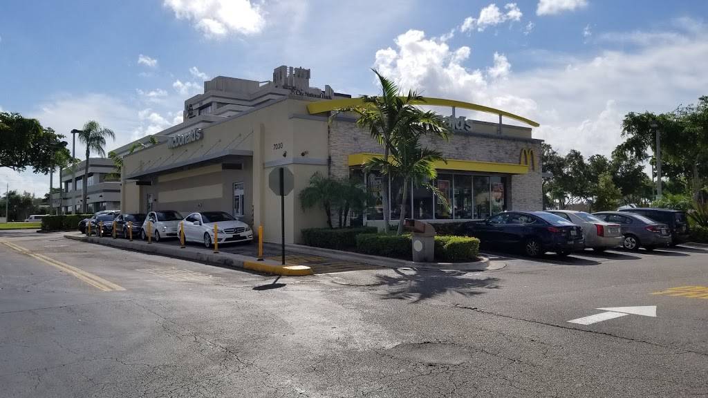 McDonalds | cafe | 7030 W Palmetto Park Rd, Boca Raton, FL 33433, USA | 5613926768 OR +1 561-392-6768