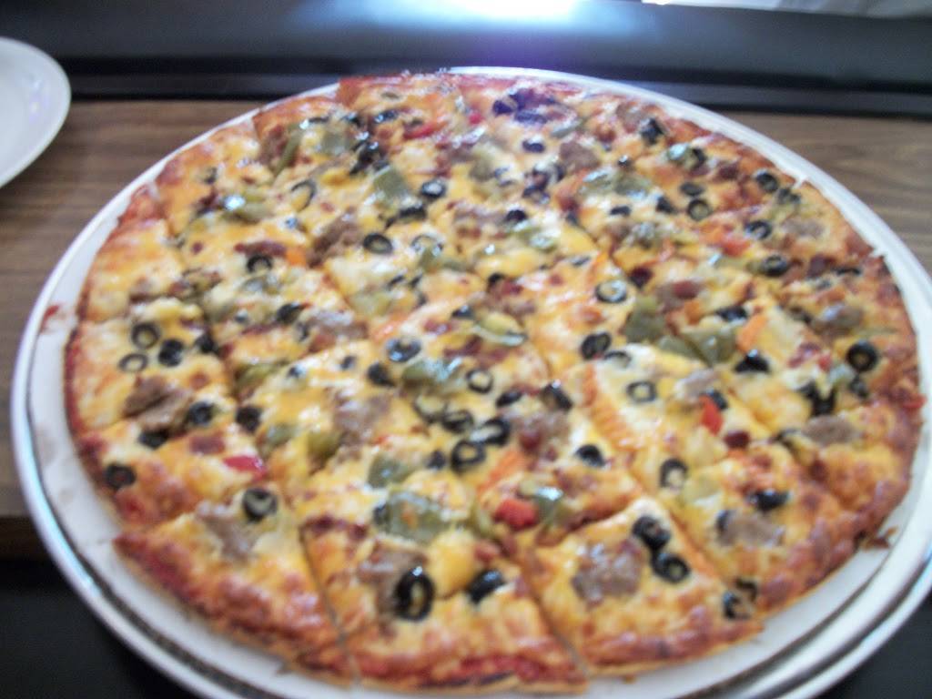 Sweet Mamas Bar and Grill | restaurant | W128 Center St, Krakow, WI 54137, USA | 9208996262 OR +1 920-899-6262