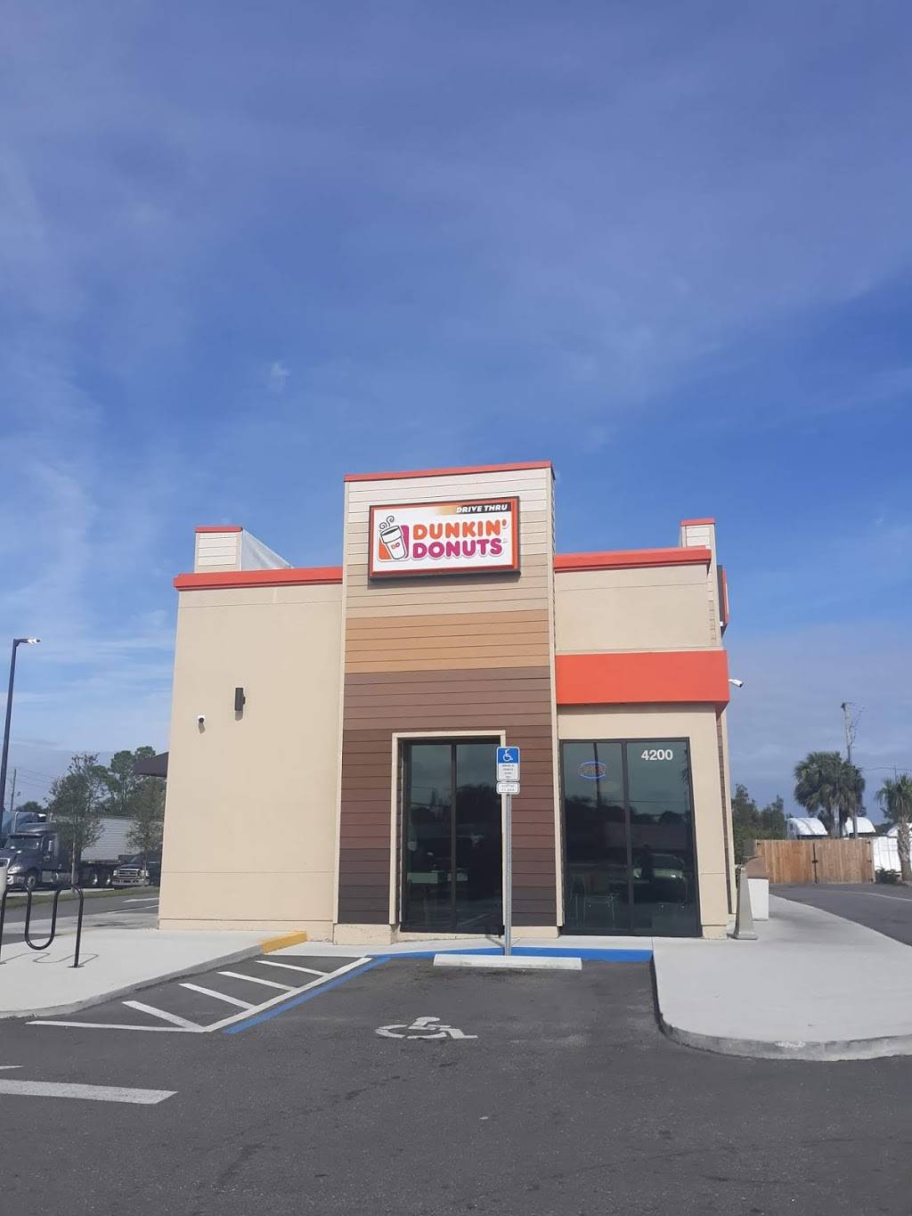 Dunkin | bakery | 4200 W King St, Cocoa, FL 32926, USA | 3218772205 OR +1 321-877-2205