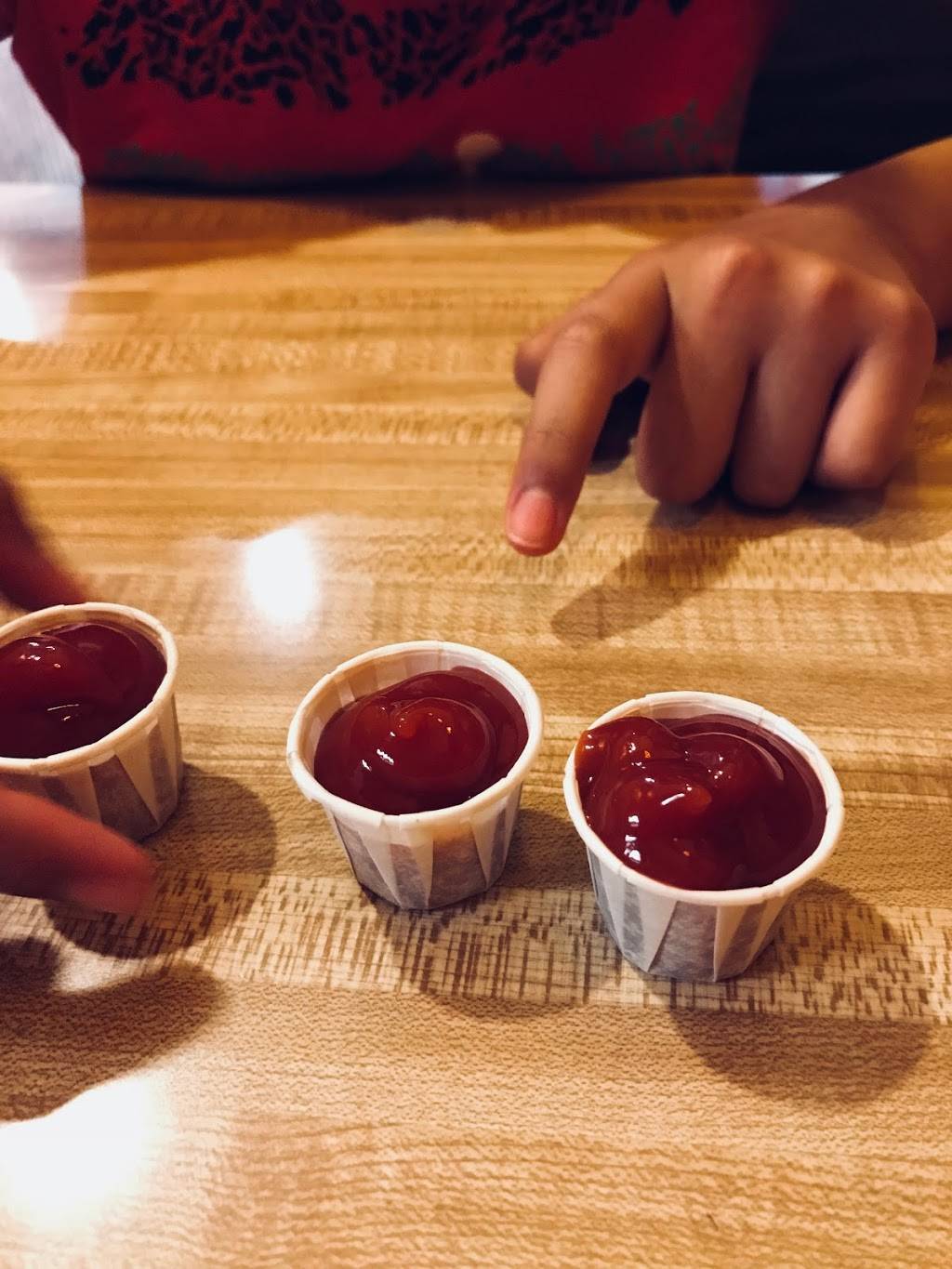 Mickeys Drive-In | restaurant | 105 St Charles Rd, Villa Park, IL 60181, USA | 6305308160 OR +1 630-530-8160