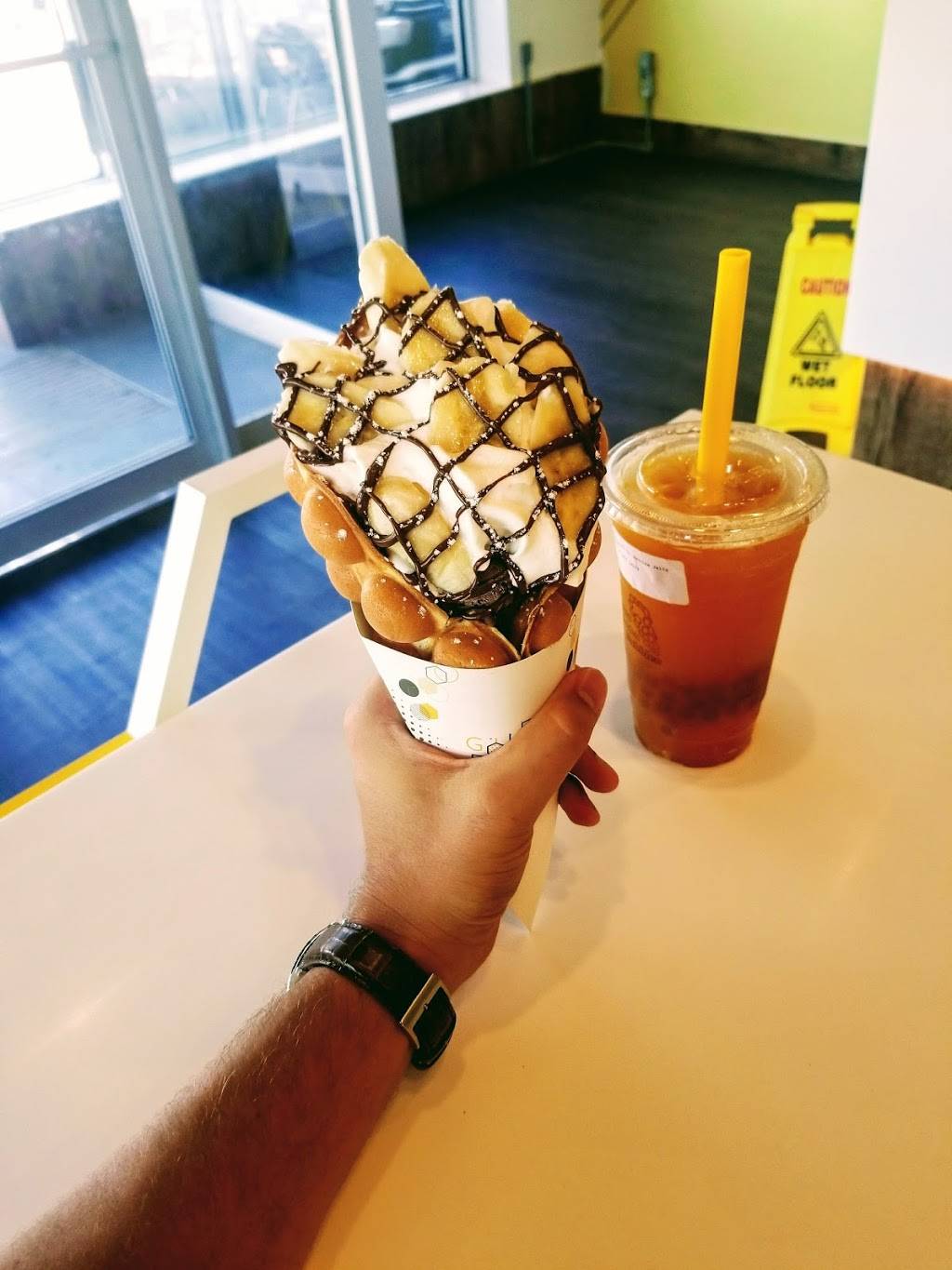 Golden Bubbles | meal takeaway | 11000 Yonge St. #D2, Richmond Hill, ON L4C 3E4, Canada | 9052372160 OR +1 905-237-2160