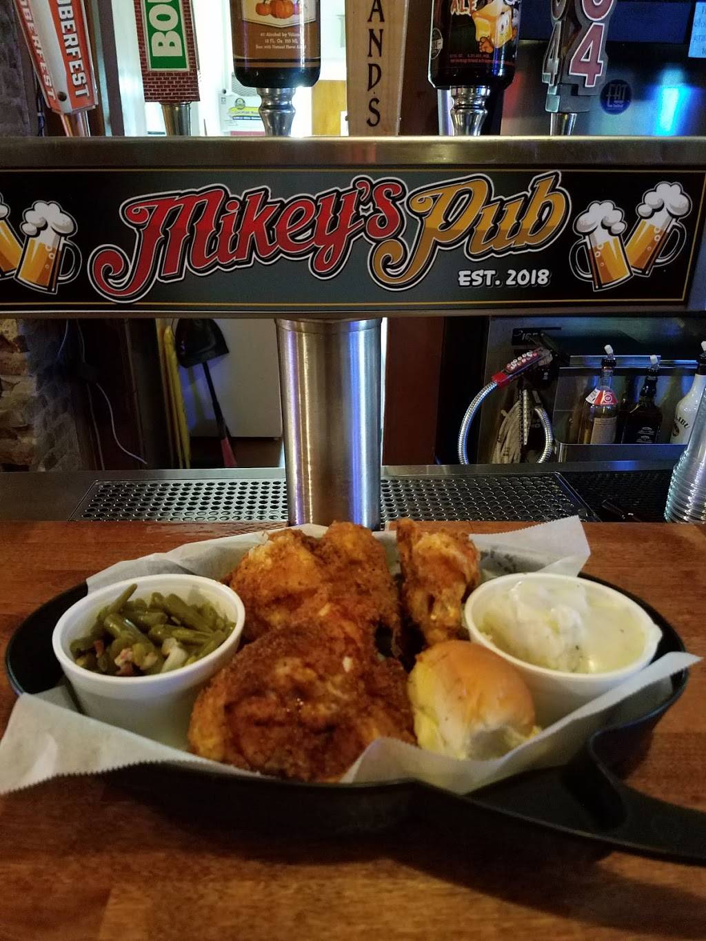 Mikeys Pub | restaurant | 102 S Main St, Smithton, IL 62285, USA | 6182122036 OR +1 618-212-2036