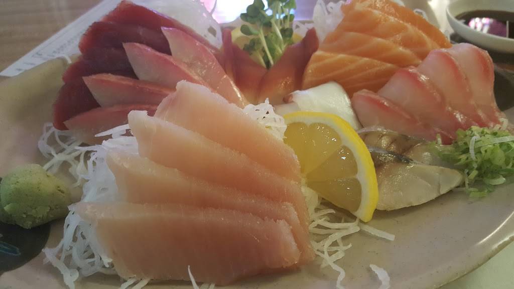 Light & Healthy Sushi Bar | restaurant | 23546 Lyons Ave, Newhall, CA 91321, USA | 6612551921 OR +1 661-255-1921