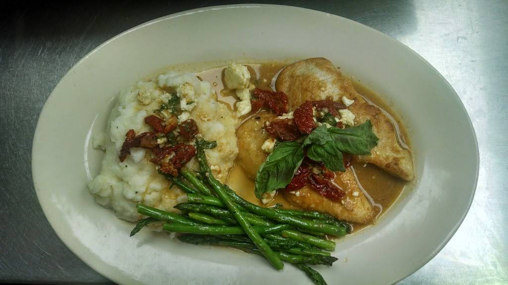 Alumni Restaurant & Bar | restaurant | 391 East Central Street, Franklin, MA 02038, USA | 5085288804 OR +1 508-528-8804