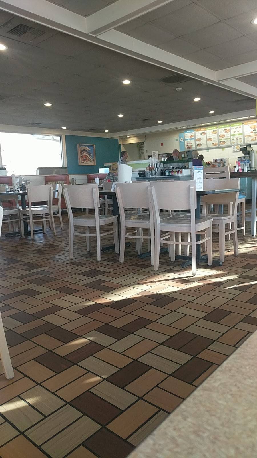 Captain Ds | restaurant | 800 Highway 72, East St, Corinth, MS 38834, USA | 6622866048 OR +1 662-286-6048