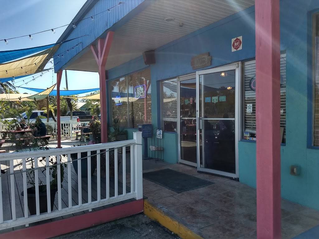 Saltwater Smokehouse | restaurant | 10251 Stringfellow Rd, St James City, FL 33956, USA | 2392828811 OR +1 239-282-8811