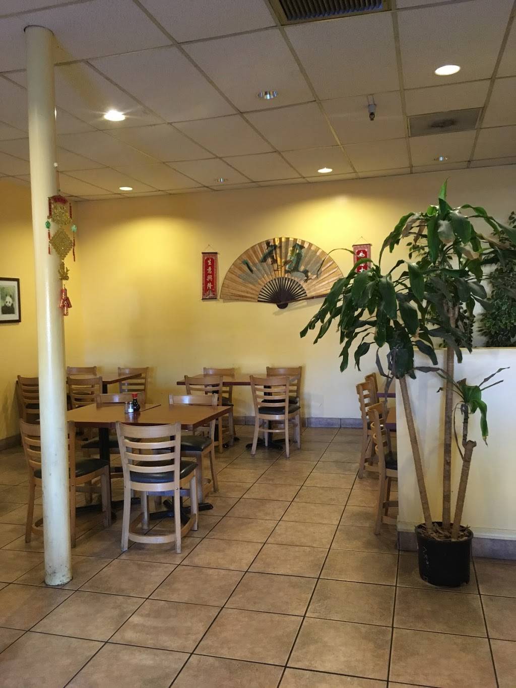 Golden Egg Roll | restaurant | 3320 S Priest Dr, Tempe, AZ 85282, USA | 4809219929 OR +1 480-921-9929