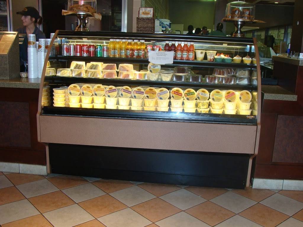 Holiday Deli & Ham Co. | restaurant | 585 Erin Dr, Memphis, TN 38117, USA | 9017634499 OR +1 901-763-4499