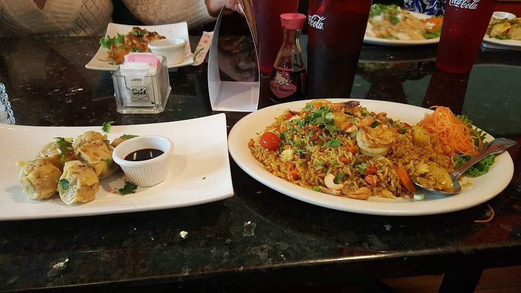 Moms Siam 2 Restaurant | restaurant | 1309 E Cary St, Richmond, VA 23219, USA | 8042258801 OR +1 804-225-8801