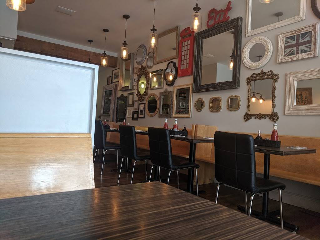 Fish & Sips | restaurant | 206 Hurontario St, Collingwood, ON L9Y 2M2, Canada | 7052937477 OR +1 705-293-7477