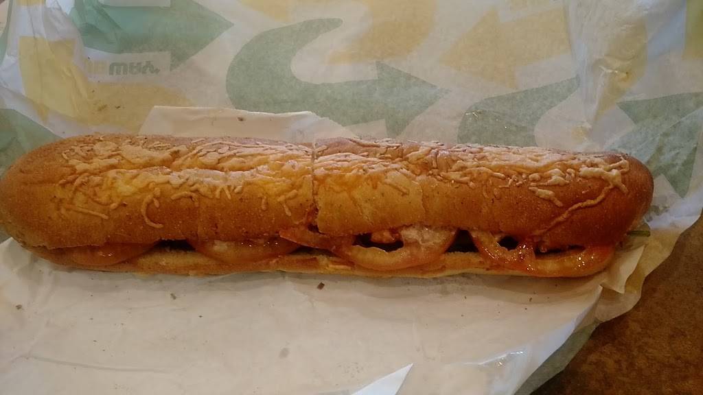 Subway | restaurant | 424 Cahaba Park Cir, Birmingham, AL 35242, USA | 2059955665 OR +1 205-995-5665