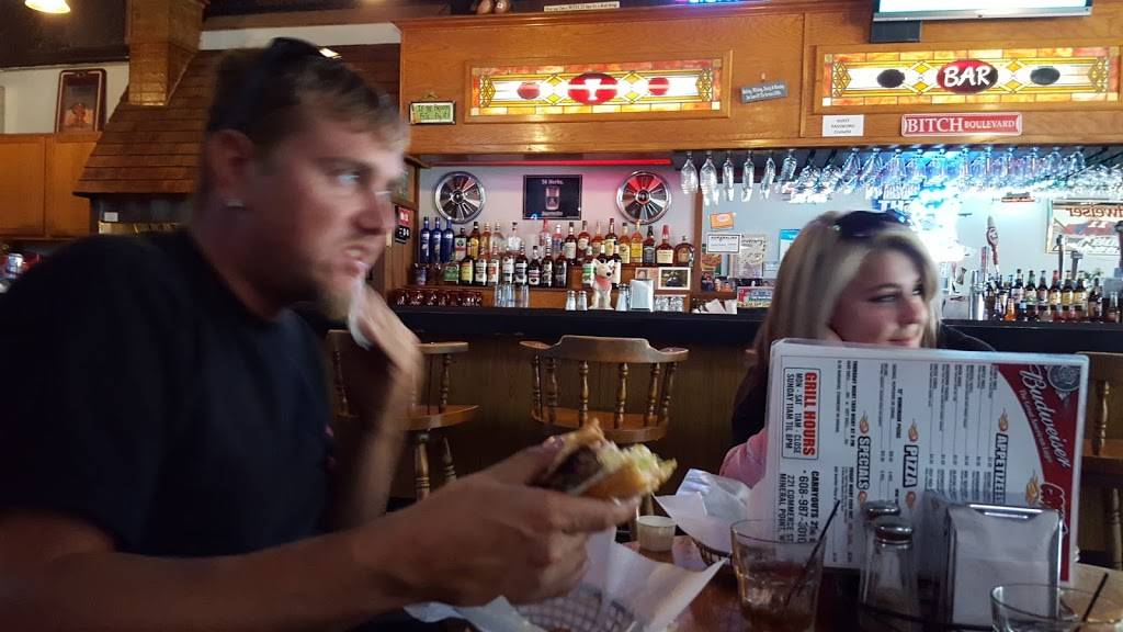 Cruise Inn Bar & Grill | restaurant | 221 Commerce St, Mineral Point, WI 53565, USA | 6089873010 OR +1 608-987-3010