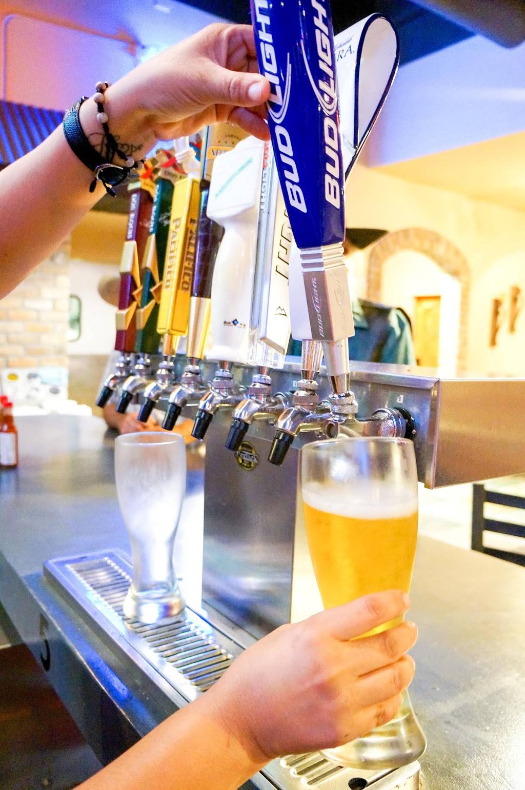 Casa Valencia Mexican Seafood, Bar & Grill -Tucson South Marisco | restaurant | 1825 W Valencia Rd, Tucson, AZ 85746, USA | 5202940208 OR +1 520-294-0208