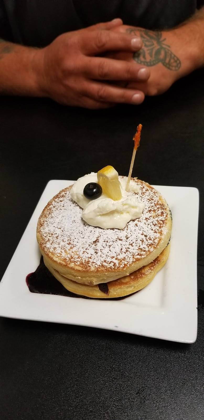 SuperChefs Breakfast & More | restaurant | 199 E Broad St, Columbus, OH 43215, USA | 6142219663 OR +1 614-221-9663