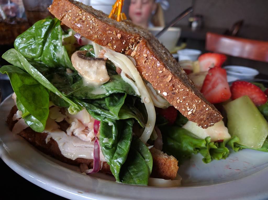 Sandy McGees Restaurant | restaurant | 314 Morton St, Richmond, TX 77469, USA | 2813449393 OR +1 281-344-9393