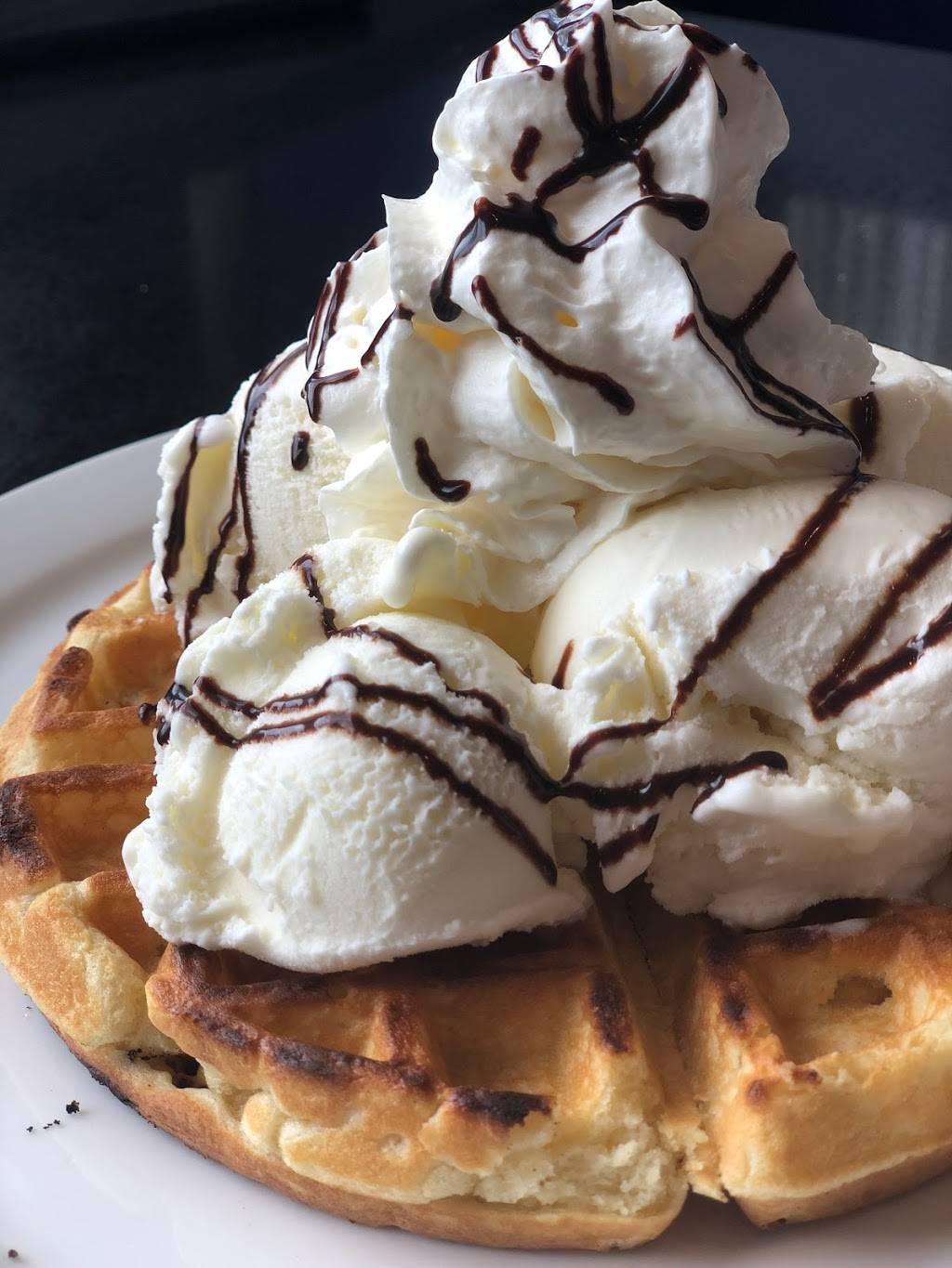 Halibut House Fish & Chips | restaurant | 2814 Lake Shore Blvd W, Etobicoke, ON M8V 1H7, Canada | 4165512283 OR +1 416-551-2283