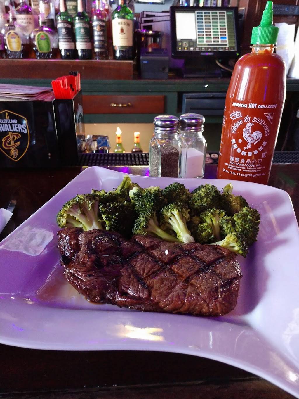 Lakewood Village Tavern | restaurant | 13437 Madison Ave, Lakewood, OH 44107, USA | 2165210301 OR +1 216-521-0301