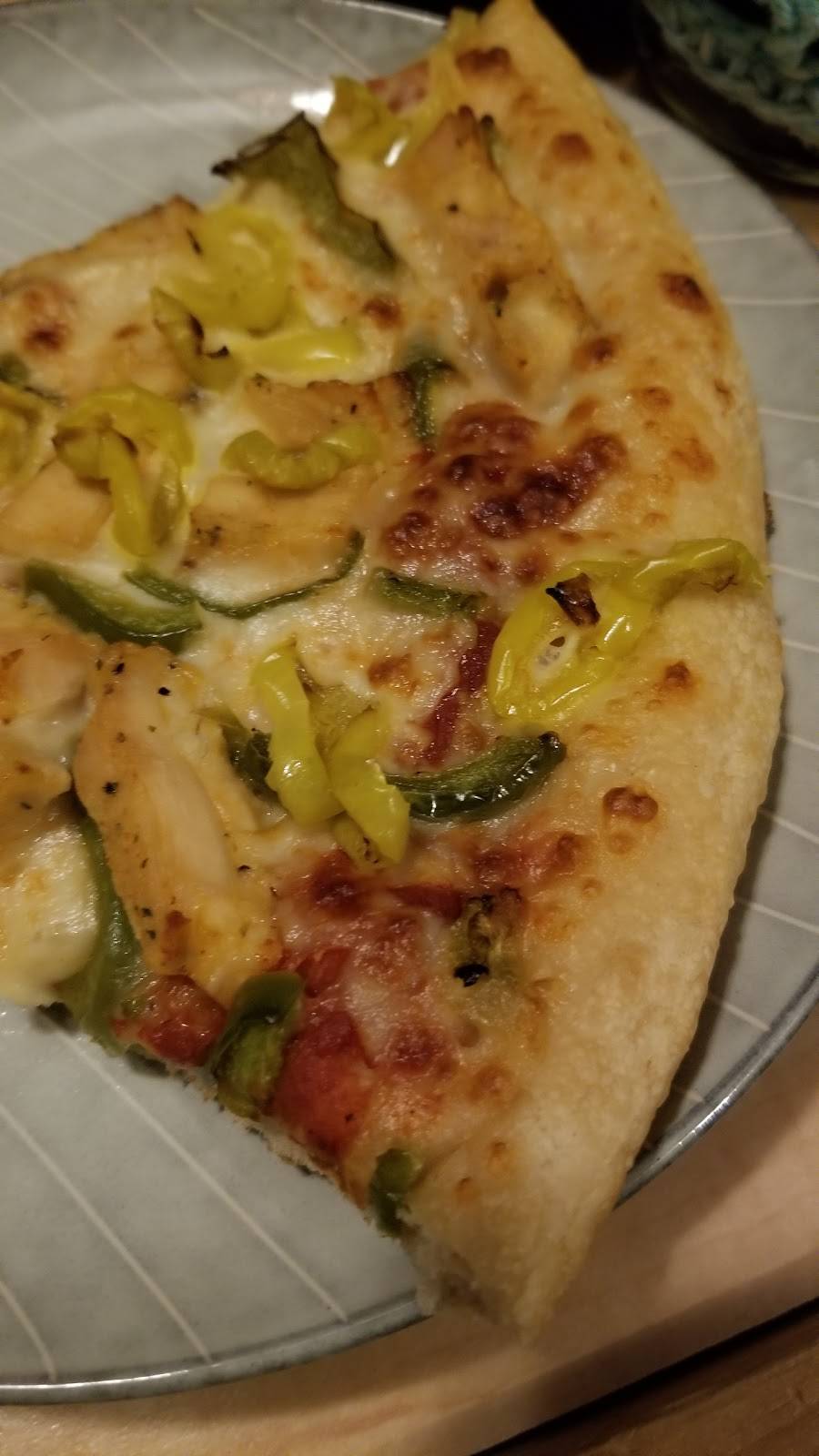 Pizza Hut | meal takeaway | 975 Grand Ave, St Paul, MN 55105, USA | 6512211000 OR +1 651-221-1000