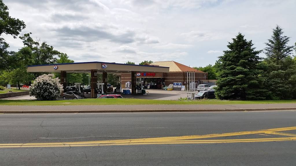 Holiday Stationstores | cafe | 780 Stillwater Rd, Mahtomedi, MN 55115, USA | 6516535800 OR +1 651-653-5800
