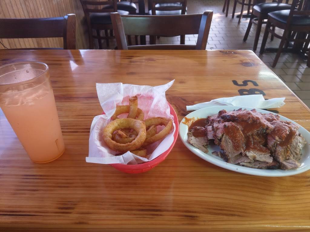 Pinehurst BBQ | restaurant | 100 Strickland Dr, Pinehurst, TX 77630, USA | 4098862223 OR +1 409-886-2223