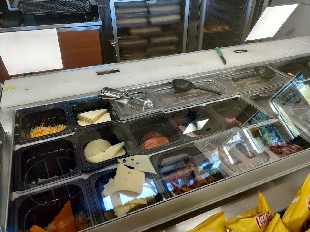Subway Restaurants | restaurant | 741 S Main St, Salinas, CA 93901, USA | 8317586054 OR +1 831-758-6054