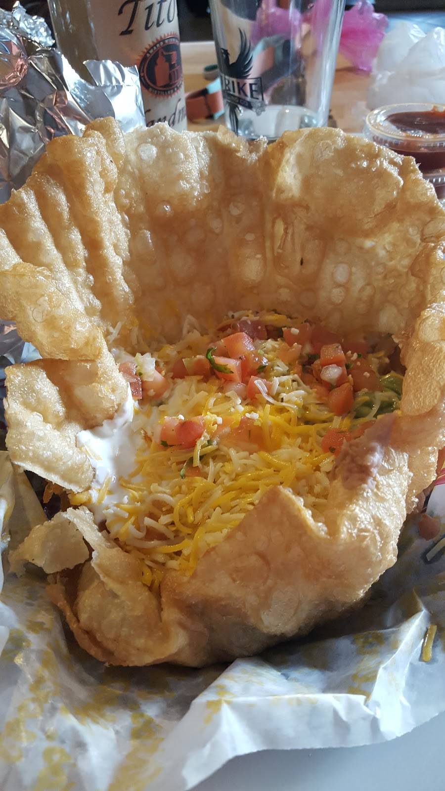 Albertos Mexican Food | restaurant | 40250 Murrieta Hot Springs Rd #117, Murrieta, CA 92563, USA | 9516001215 OR +1 951-600-1215