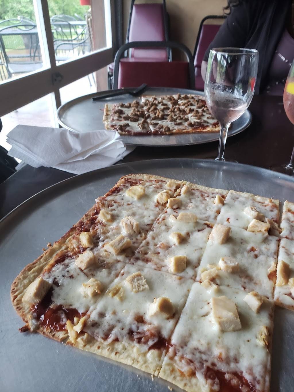 The Weingarten | restaurant | 1780 East, IL-15, Belleville, IL 62221, USA | 6182579463 OR +1 618-257-9463