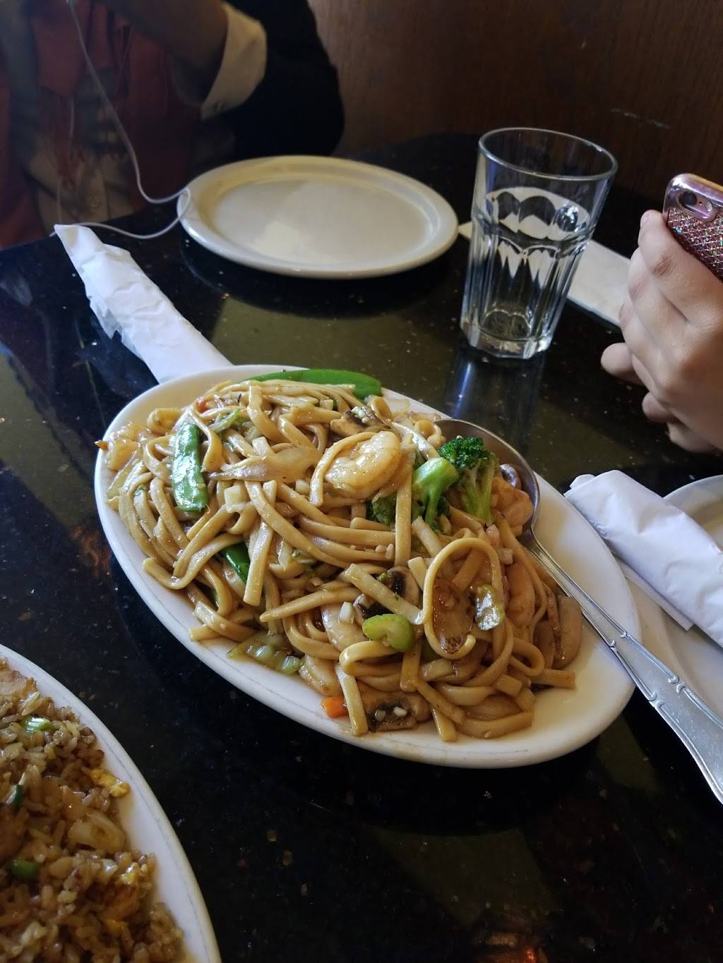 Usmania Chinese Restaurant | restaurant | 2253 W Devon Ave, Chicago, IL 60659, USA | 7733384488 OR +1 773-338-4488