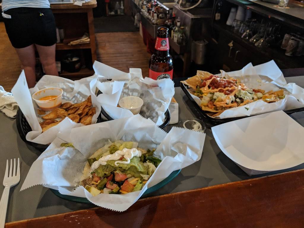 TomKens Bar & Grill | restaurant | 8001 W Greenfield Ave, Milwaukee, WI 53214, USA | 4142589110 OR +1 414-258-9110