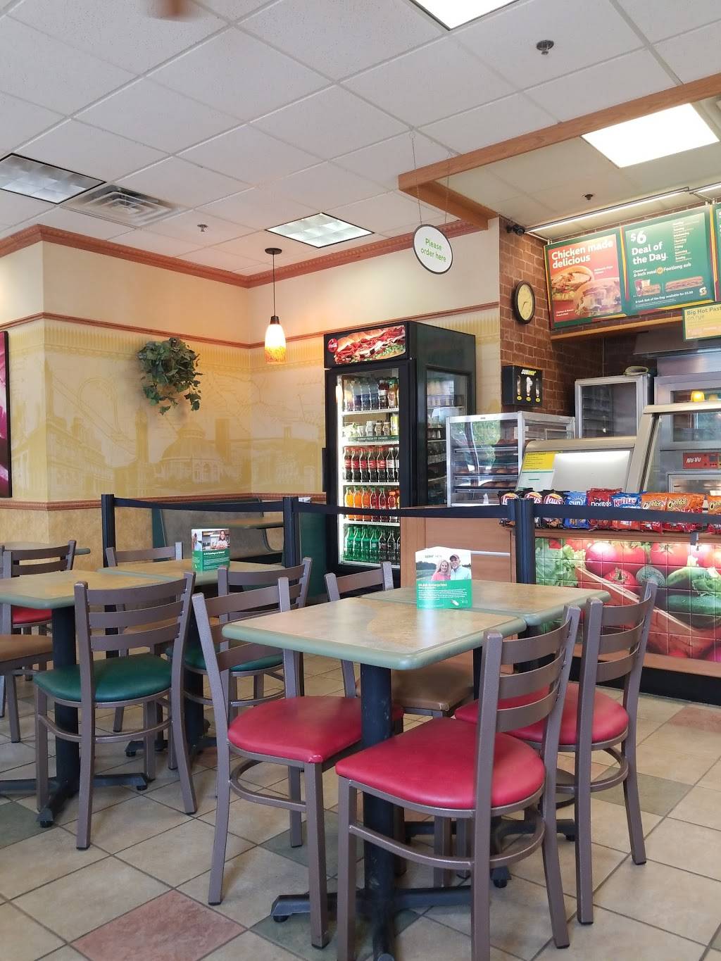 Subway | restaurant | 400 Market St, Chapel Hill, NC 27516, USA | 9199295584 OR +1 919-929-5584