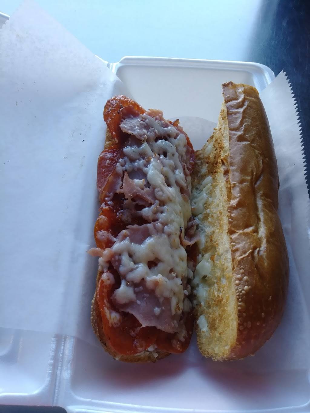 Louies Pizza | meal delivery | 333 N Tejon St, Colorado Springs, CO 80903, USA | 7196355565 OR +1 719-635-5565