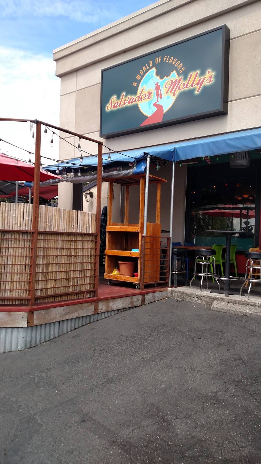 Salvador Mollys | restaurant | 1523 SW Sunset Blvd, Portland, OR 97239, USA | 5032931790 OR +1 503-293-1790