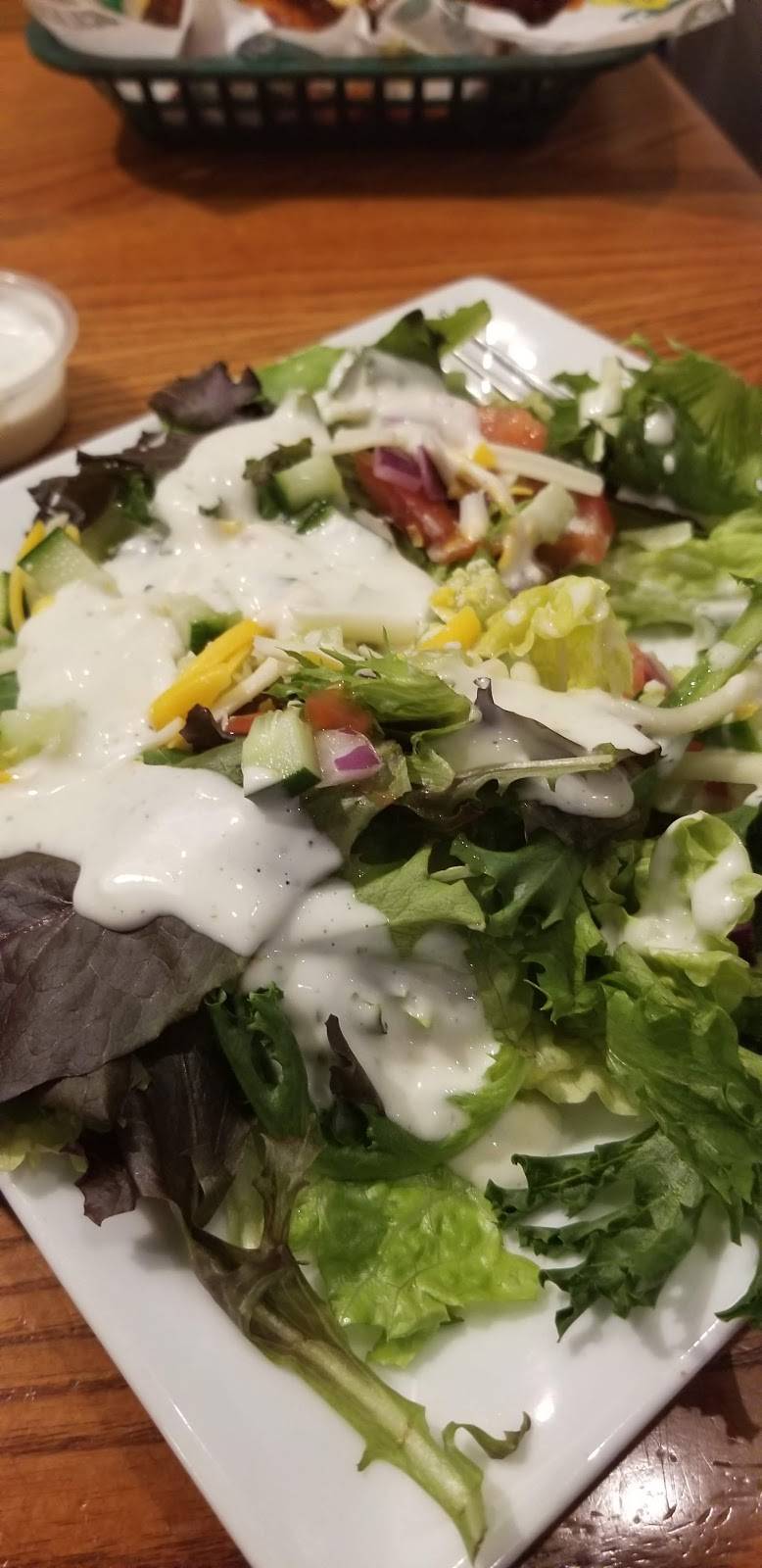 Quaker Steak & Lube | restaurant | 3737 Stone Creek Blvd, Cincinnati, OH 45251, USA | 5139239464 OR +1 513-923-9464