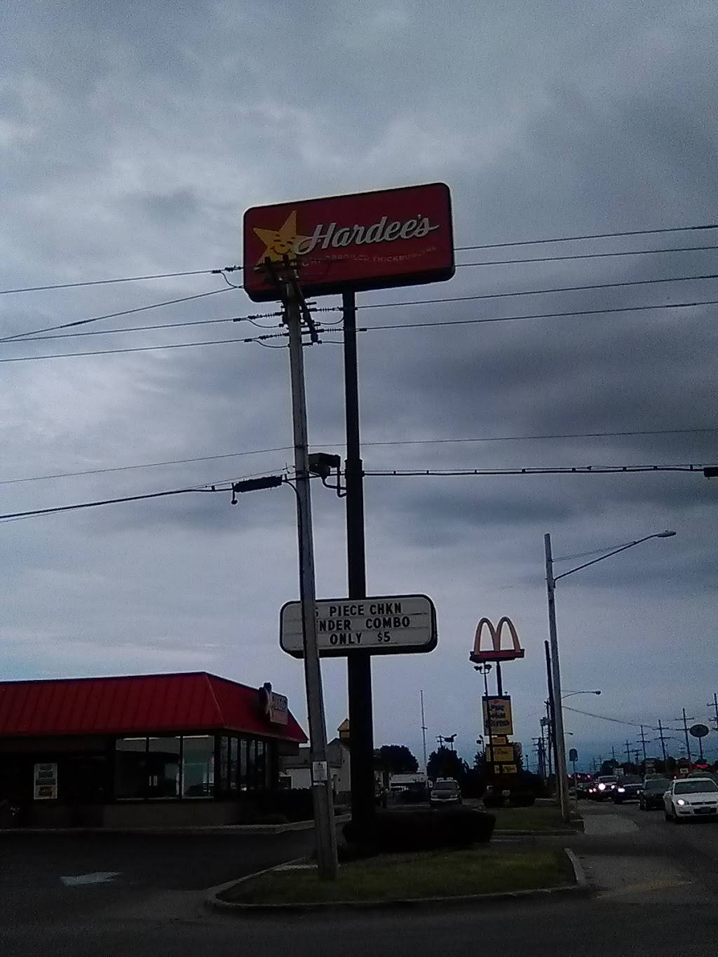 Hardees | restaurant | 2260 N Glenstone Ave, Springfield, MO 65803, USA | 4178621091 OR +1 417-862-1091