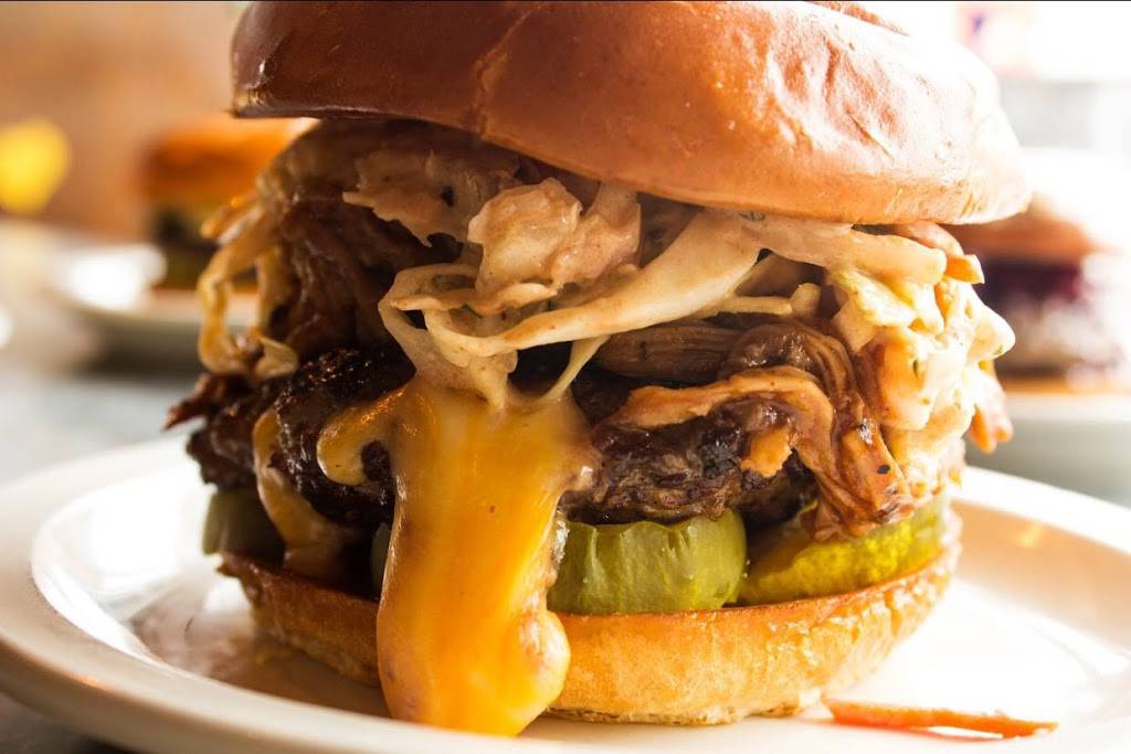 Blue Door Pub — University | restaurant | 1514 Como Ave SE, Minneapolis, MN 55414, USA | 6123674964 OR +1 612-367-4964