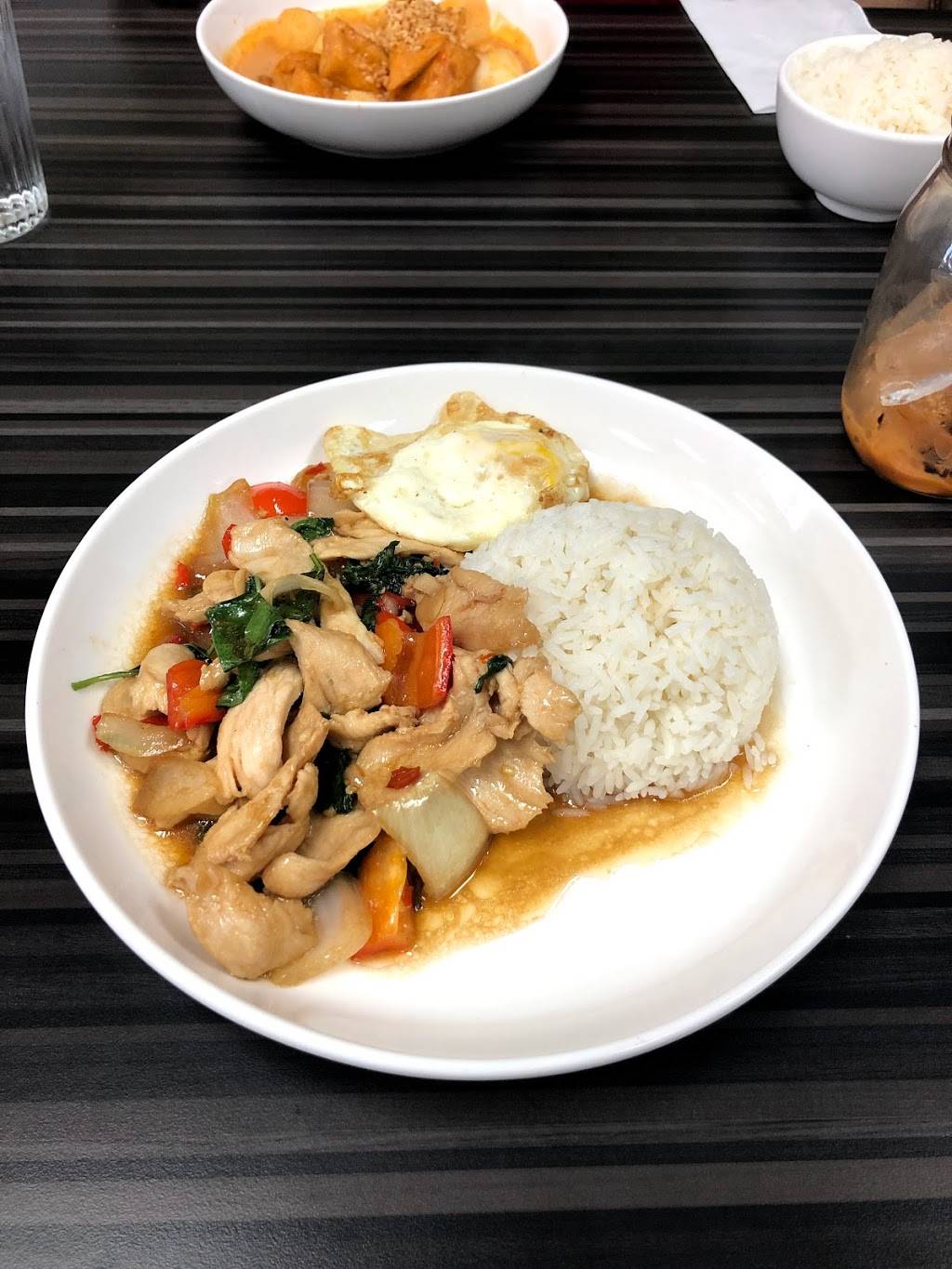 Aloy Aloy Thai Cafe | restaurant | 23110 Kuykendahl Rd Suite 40, Tomball, TX 77375, USA | 8326398848 OR +1 832-639-8848