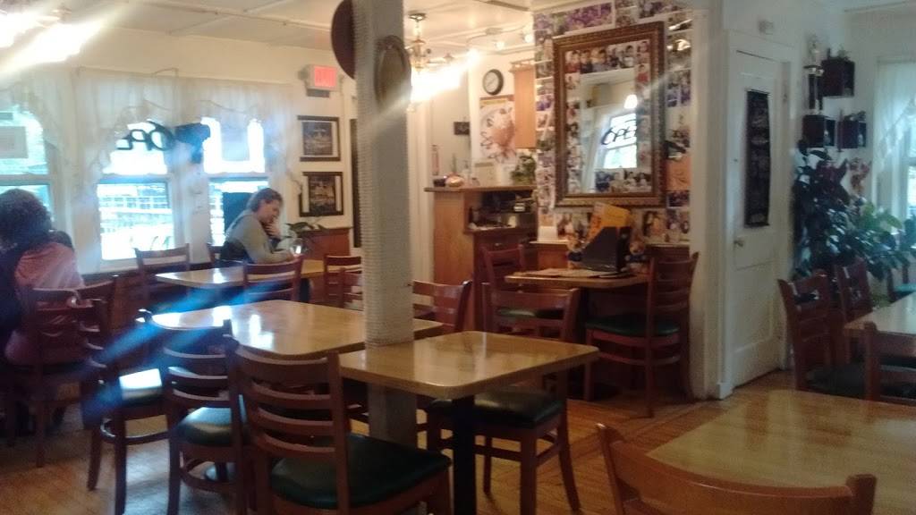 Bangkok Hill Thai Restaurant | restaurant | 177 Massachusetts Ave, Lunenburg, MA 01462, USA | 9783430555 OR +1 978-343-0555