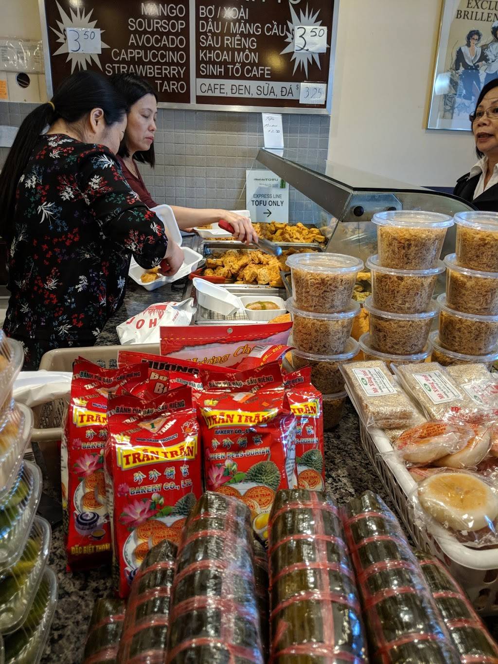 Banh Mi Store 3 Dundas | restaurant | 888 Dundas St E, Mississauga, ON L4Y 2B8, Canada | 9052750988 OR +1 905-275-0988