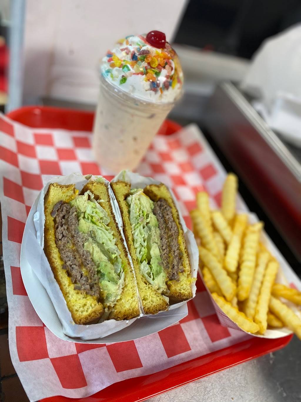 Vallejo Five Star Burger | restaurant | 1015 Redwood St, Vallejo, CA 94590, USA | 7075150493 OR +1 707-515-0493