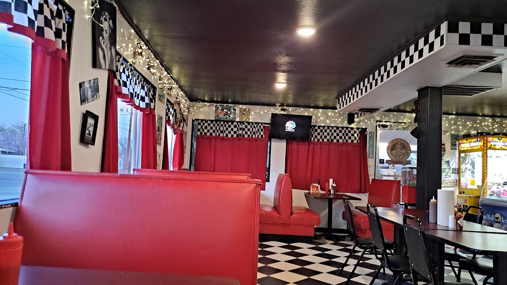 Grill-A-Burger | restaurant | 1205 N Chadbourne St, San Angelo, TX 76903, USA | 3256177807 OR +1 325-617-7807